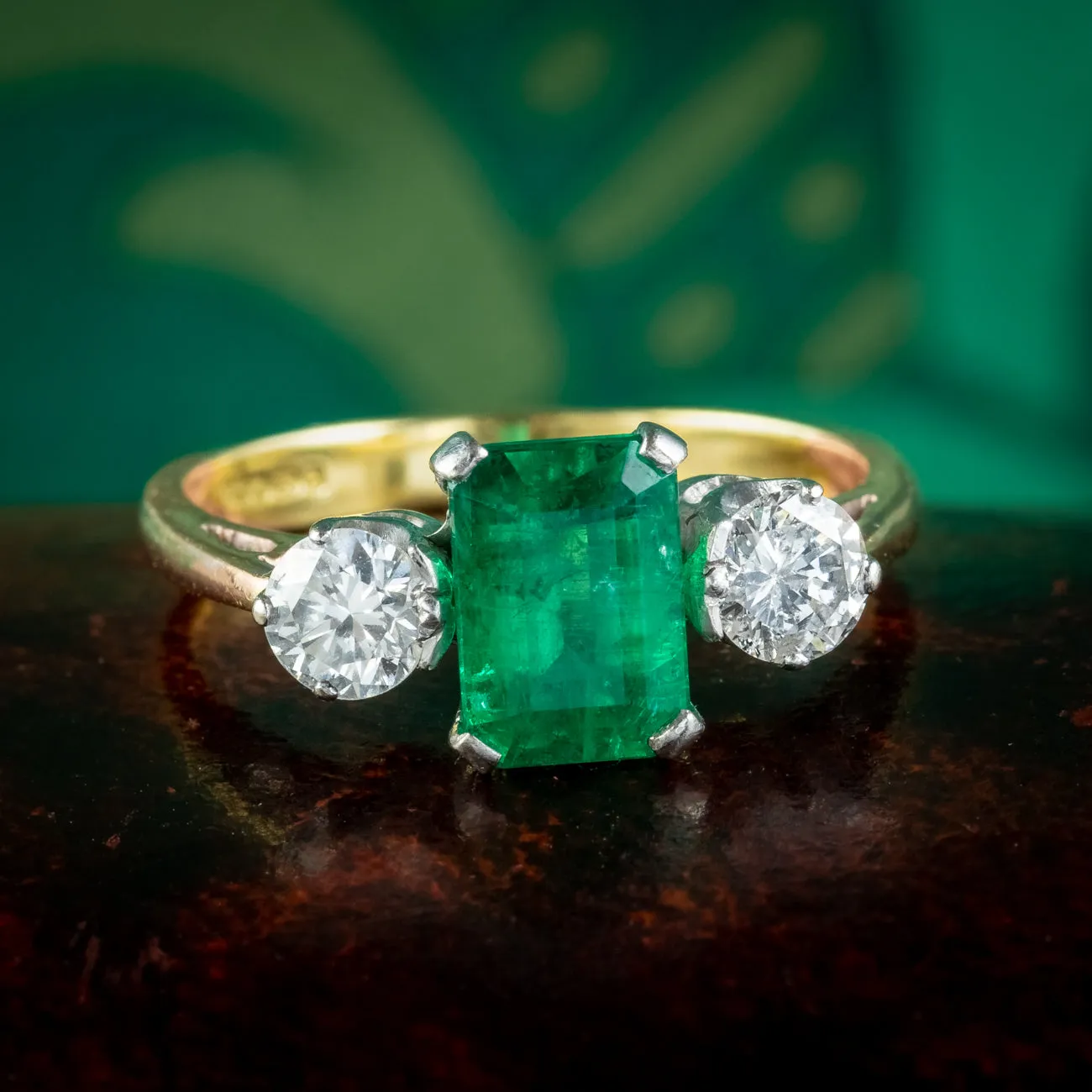 Vintage Emerald Diamond Trilogy Ring 1.5ct Emerald