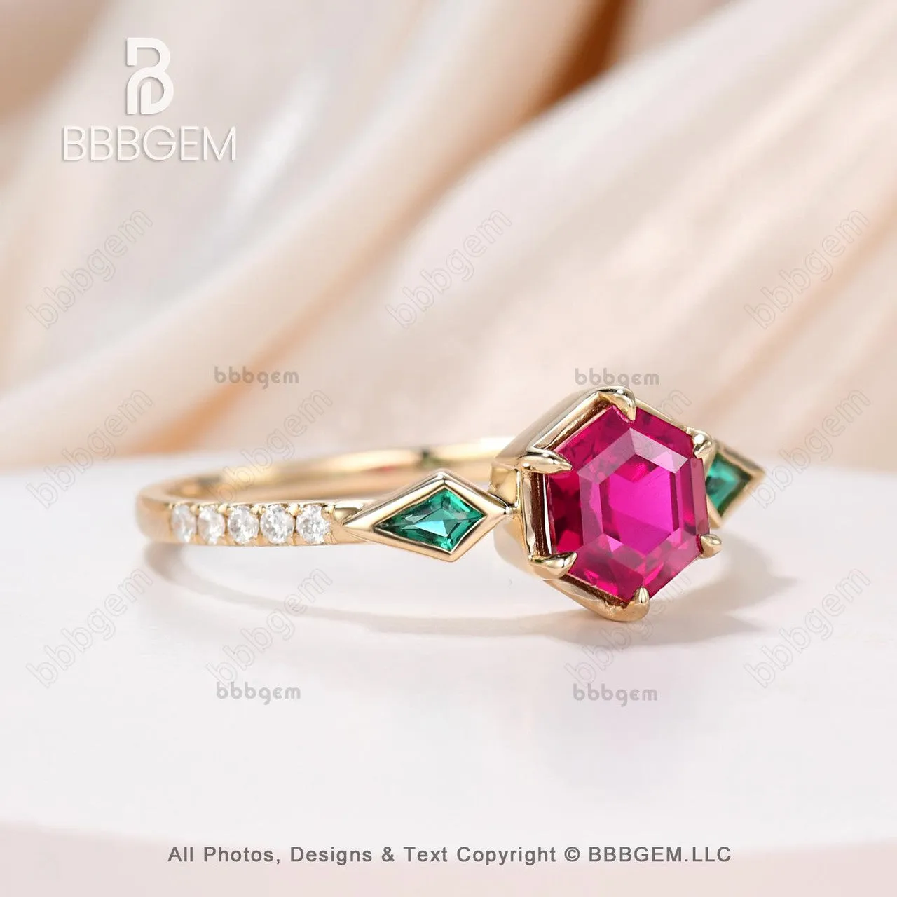 Women Hexagon Lab Ruby Ring Silver Vintage 3-Stones Ruby & Emerald Kite Cut Side Stones  Engagement Ring